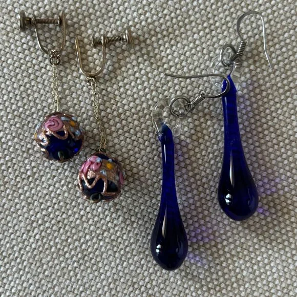 Set of 2 Blown Glass Earrings Handmade - Picture 1 of 3